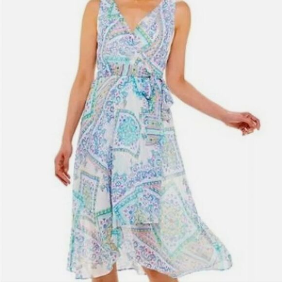 BRAND NEW CHAPS SLEEVELESS FLORAL PATTERN DESIGN V-NECKLINE  WOMEN"S DRESS - Picture 1 of 16